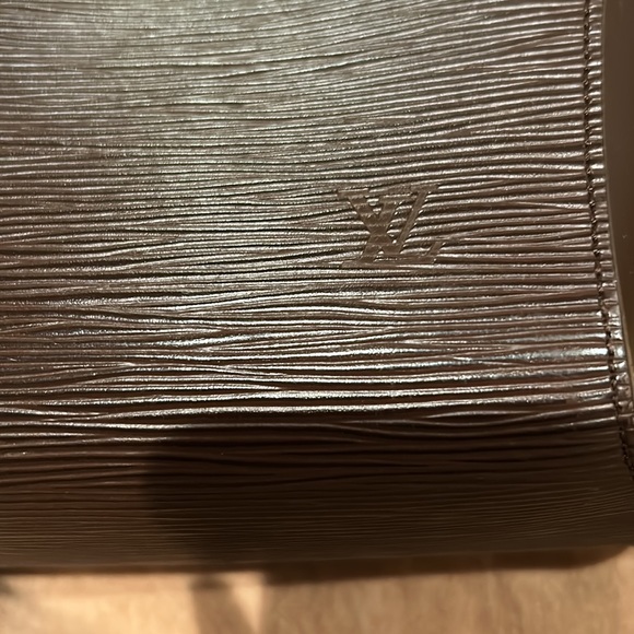 Vintage Louis Vuitton épi leather dark brown backpack - Picture 2 of 8